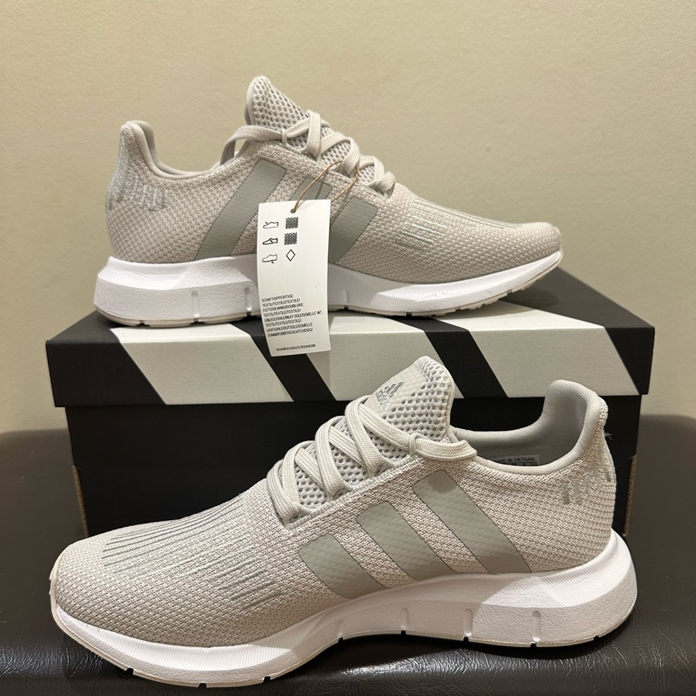 NIB Women Adidas Swift Run 1.0 Running Shoes Grey/ Silver Metal ID0108 - Picture 5 of 7